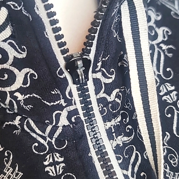 **SOLD** The North Face Damask Design Zip Up Hooded Sweatshirt - Picture 3 of 5